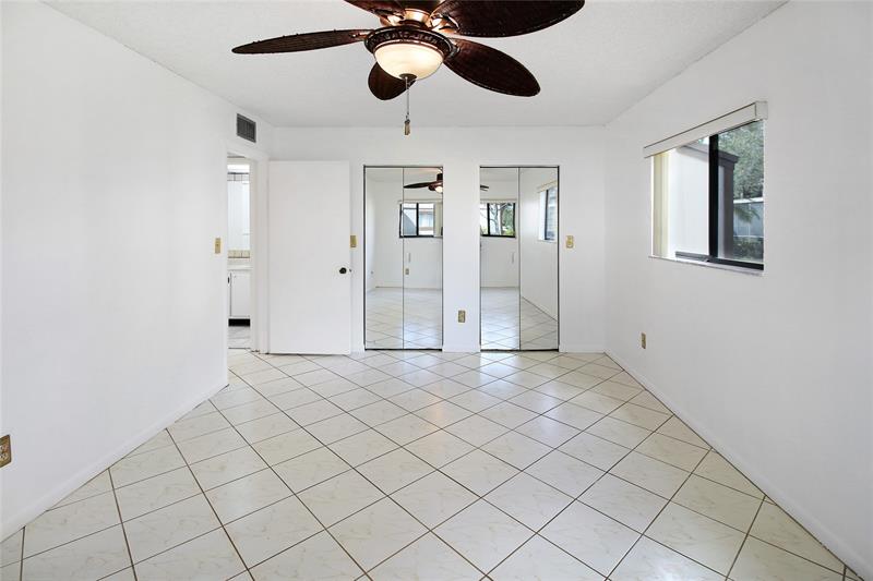 Image 15 of 19 For 9926 Belfort Cir  106