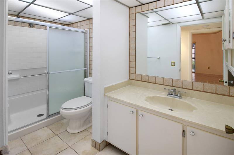 Image 16 of 19 For 9926 Belfort Cir  106