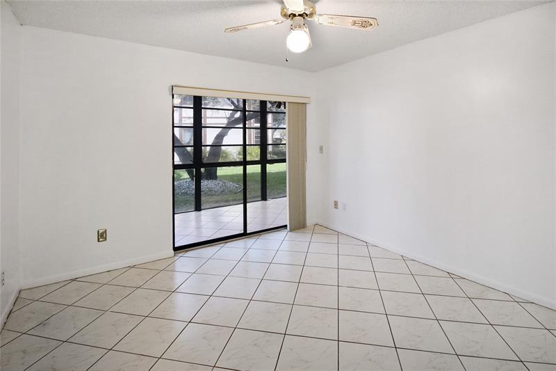 Image 18 of 19 For 9926 Belfort Cir  106