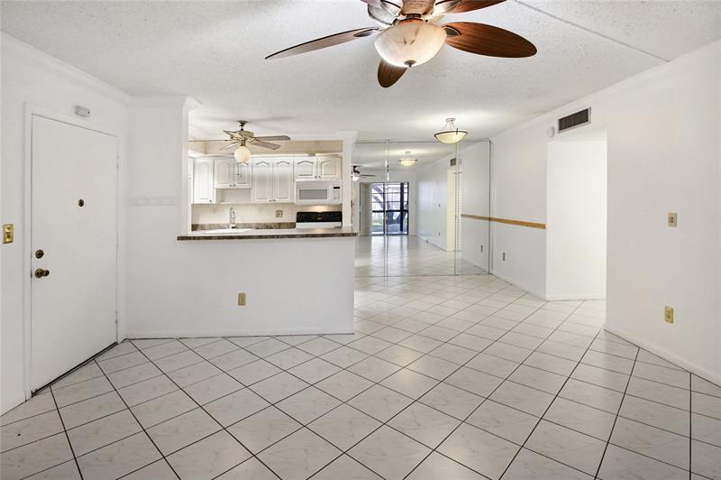 Image 7 of 19 For 9926 Belfort Cir  106