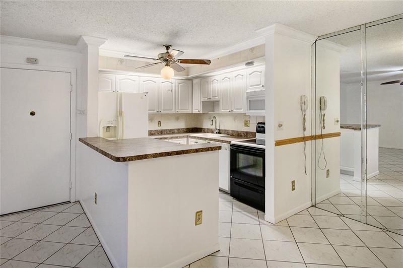 Image 9 of 19 For 9926 Belfort Cir  106