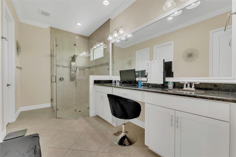 Image 23 of 38 For 16060 Whippoorwill Cir