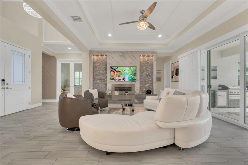 Image 7 of 38 For 16060 Whippoorwill Cir