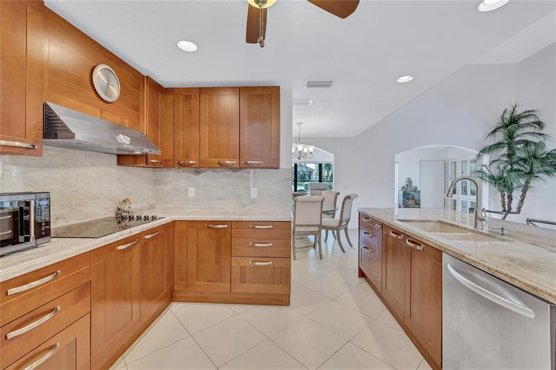 Image 14 of 34 For 10619 Ladypalm Lane  B
