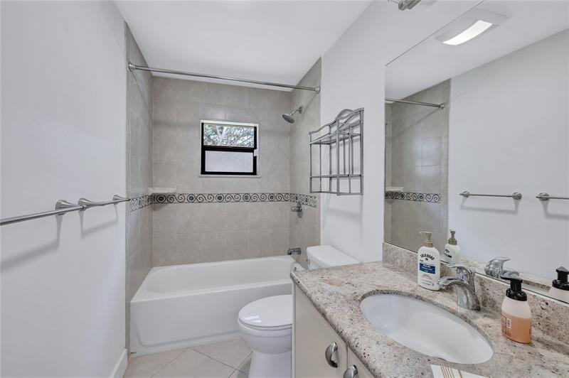 Image 25 of 34 For 10619 Ladypalm Lane  B