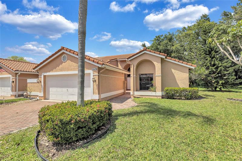 Image 5 of 34 For 10619 Ladypalm Lane  B
