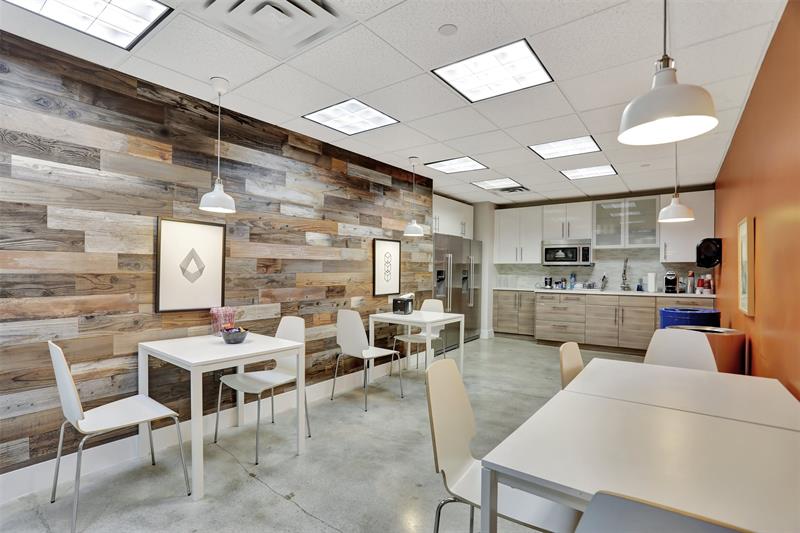 Image 19 of 35 For 200 Andrews Ave  3rd Floor