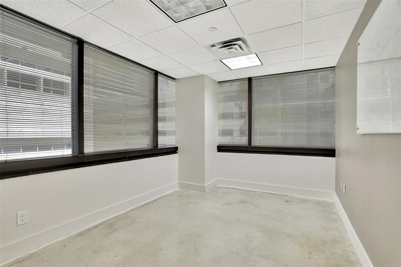 Image 24 of 35 For 200 Andrews Ave  3rd Floor