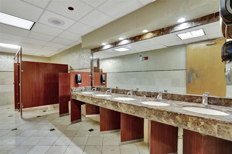 Image 26 of 35 For 200 Andrews Ave  3rd Floor