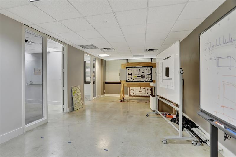 Image 28 of 35 For 200 Andrews Ave  3rd Floor