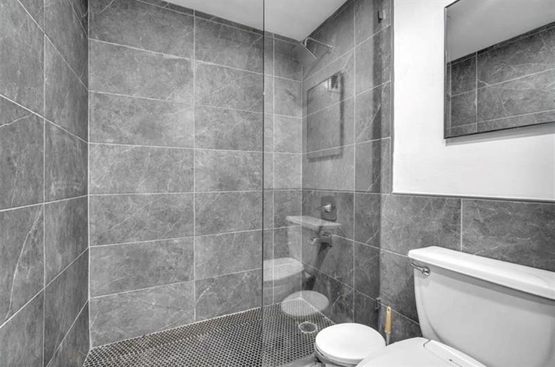 Image 18 of 26 For 4001 Ocean Dr  7k