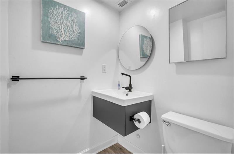 Image 19 of 26 For 4001 Ocean Dr  7k