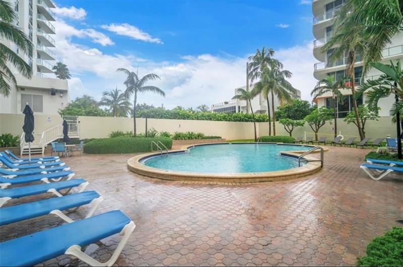 Image 25 of 26 For 4001 Ocean Dr  7k
