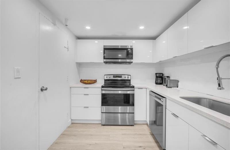 Image 4 of 26 For 4001 Ocean Dr  7k