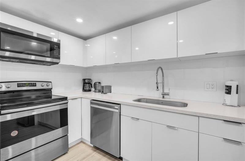 Image 5 of 26 For 4001 Ocean Dr  7k