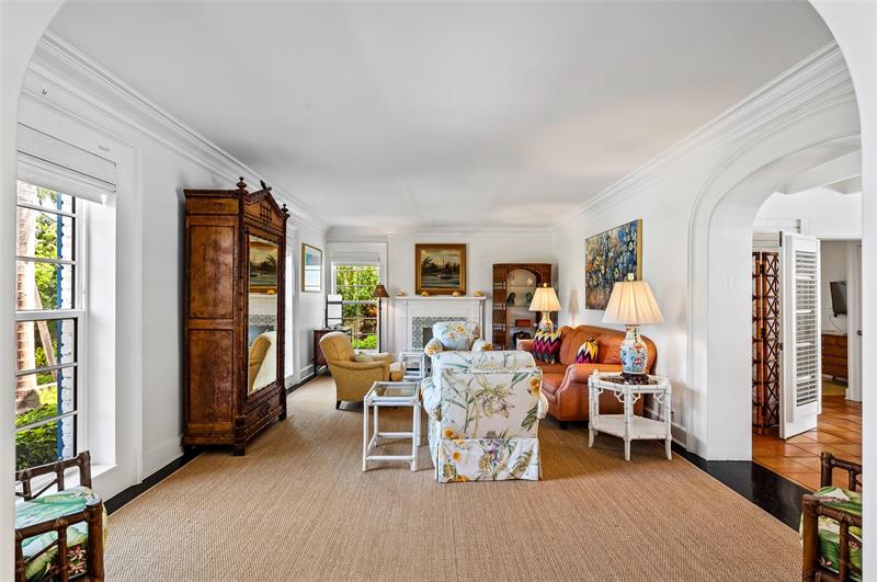 Image 10 of 44 For 525 Coral Way