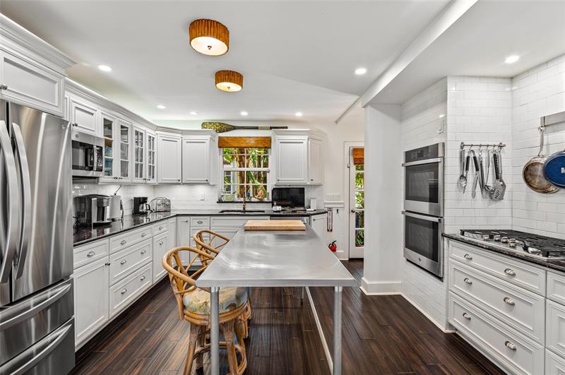 Image 17 of 44 For 525 Coral Way