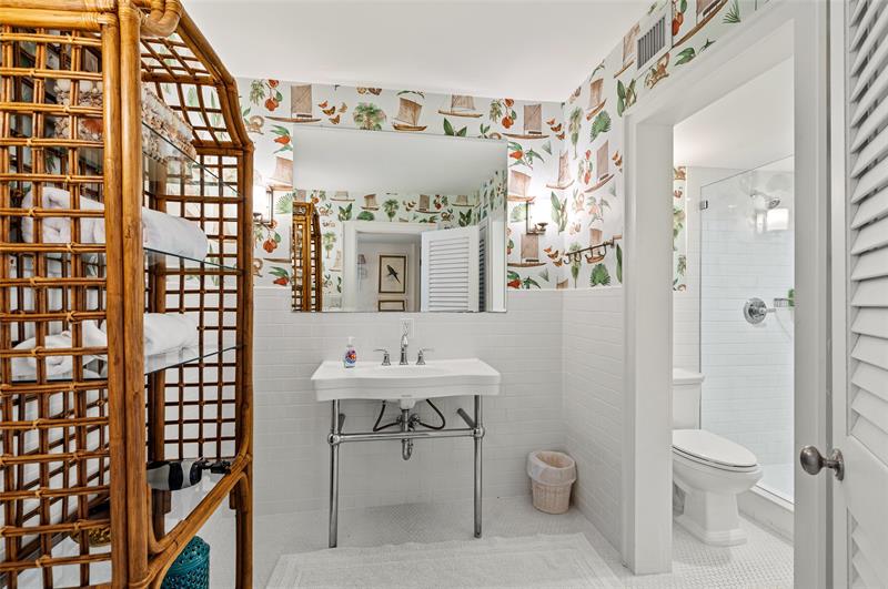 Image 21 of 44 For 525 Coral Way