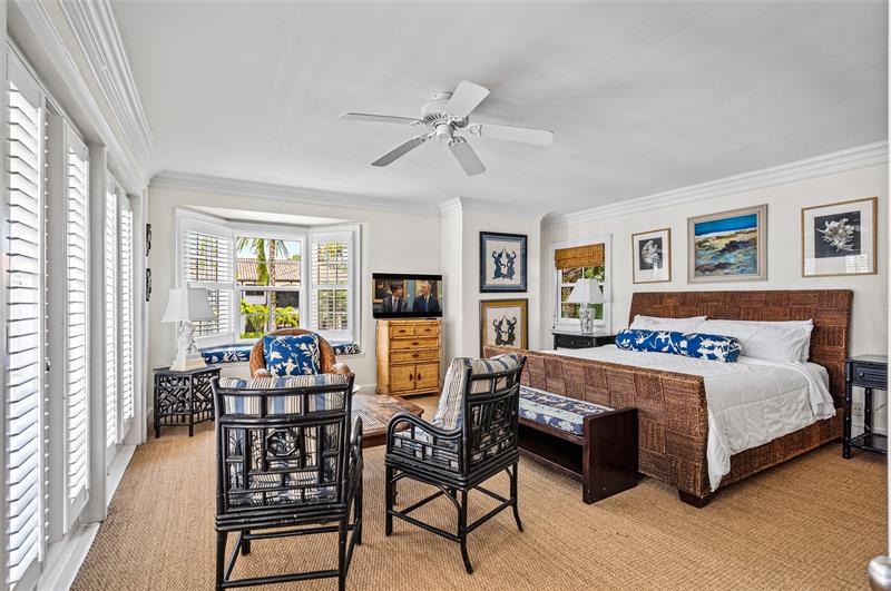 Image 24 of 44 For 525 Coral Way