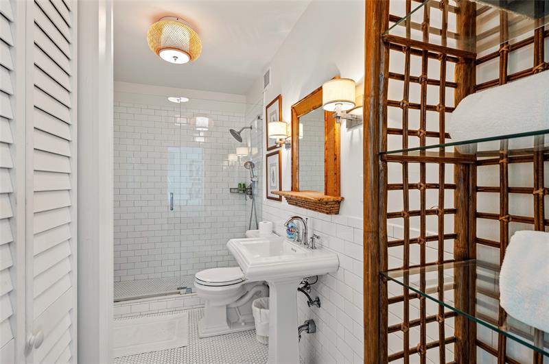 Image 26 of 44 For 525 Coral Way