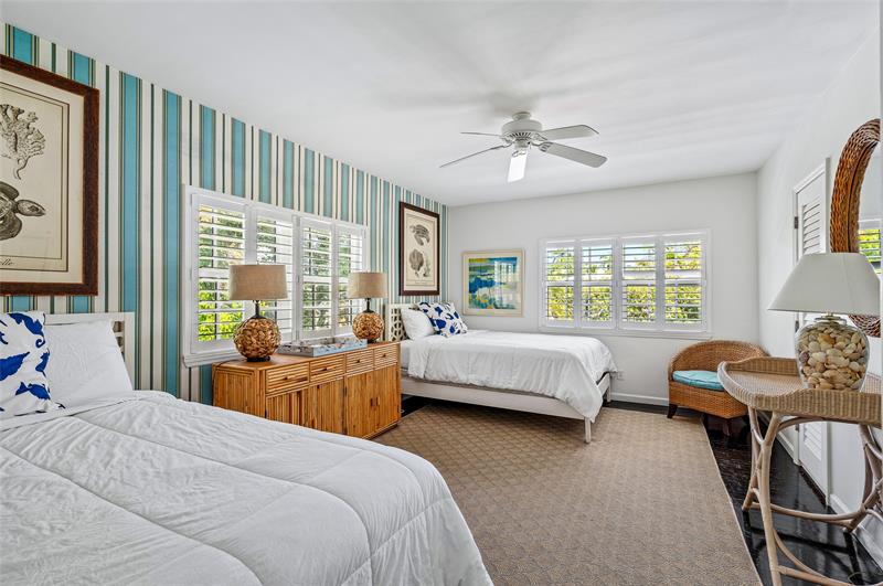 Image 28 of 44 For 525 Coral Way