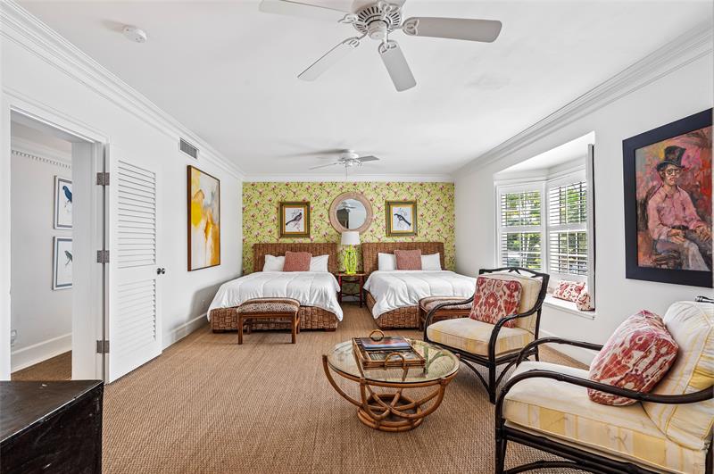 Image 31 of 44 For 525 Coral Way