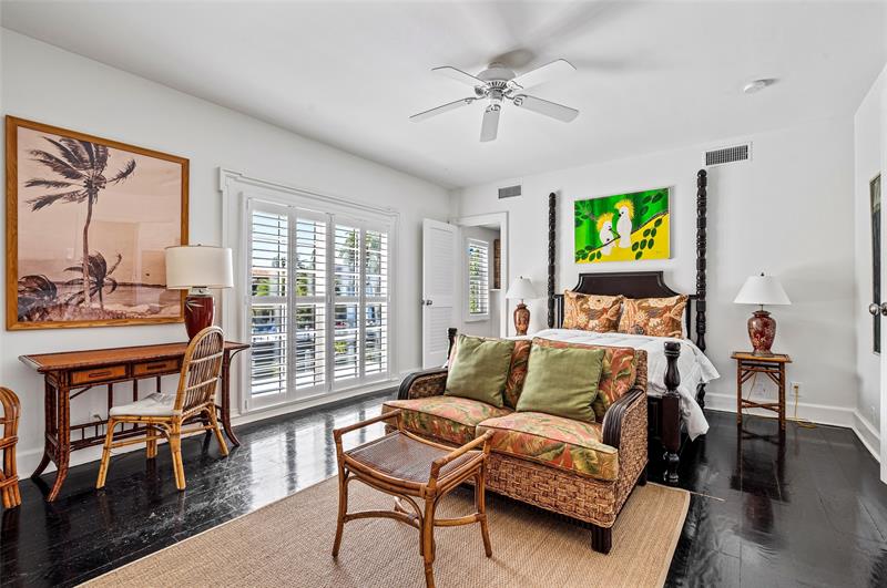 Image 33 of 44 For 525 Coral Way