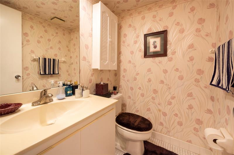 Image 14 of 25 For 3507 Oaks Way  909
