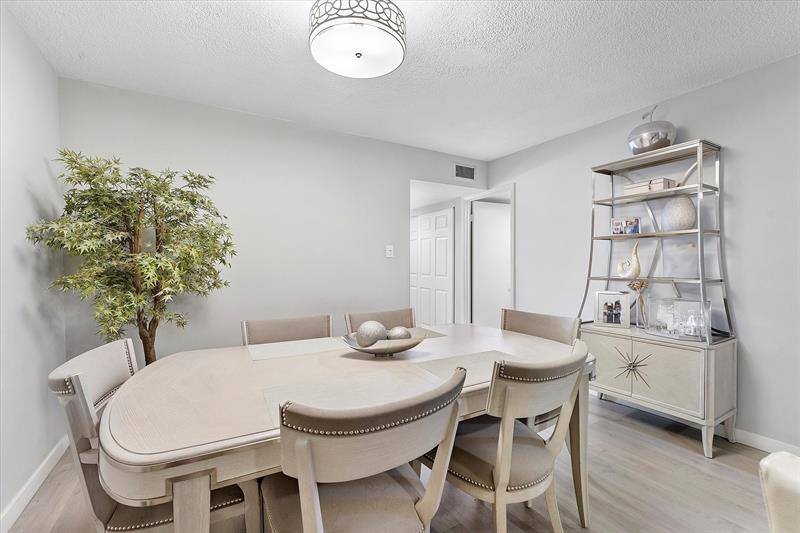 Image 11 of 33 For 7705 5th Ct  101
