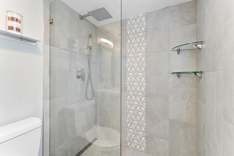 Image 16 of 33 For 7705 5th Ct  101