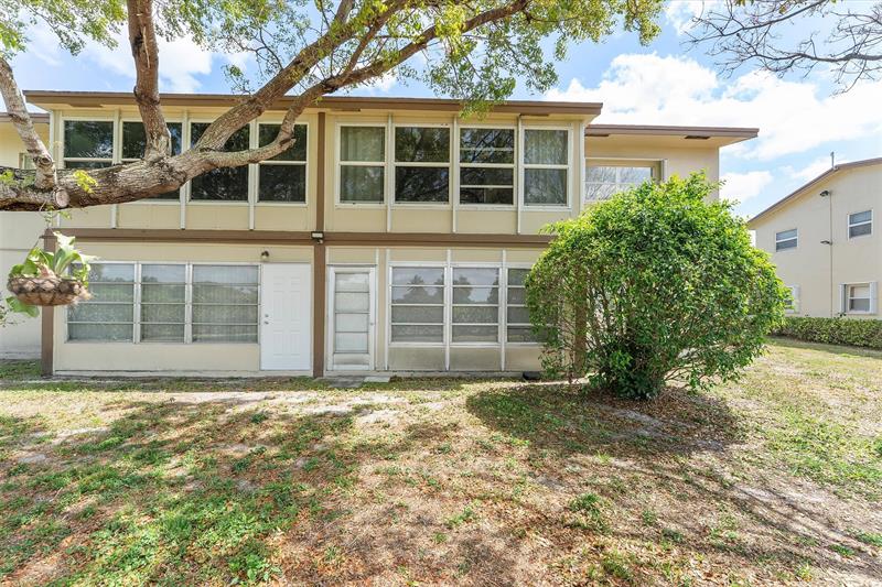 Image 23 of 33 For 7705 5th Ct  101