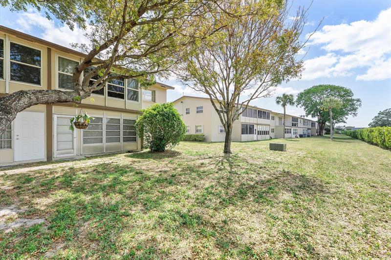 Image 24 of 33 For 7705 5th Ct  101