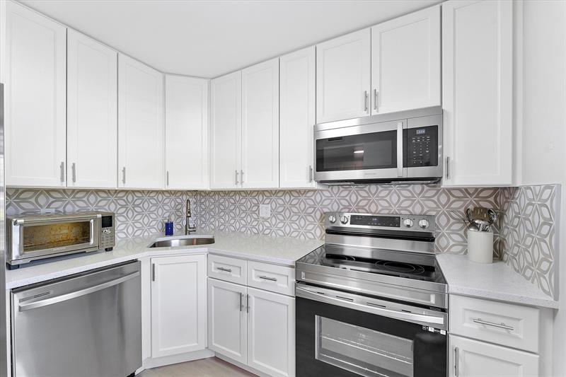 Image 4 of 33 For 7705 5th Ct  101