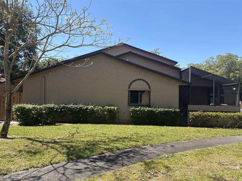 Image 4 of 27 For 2206 37th Ave  2206
