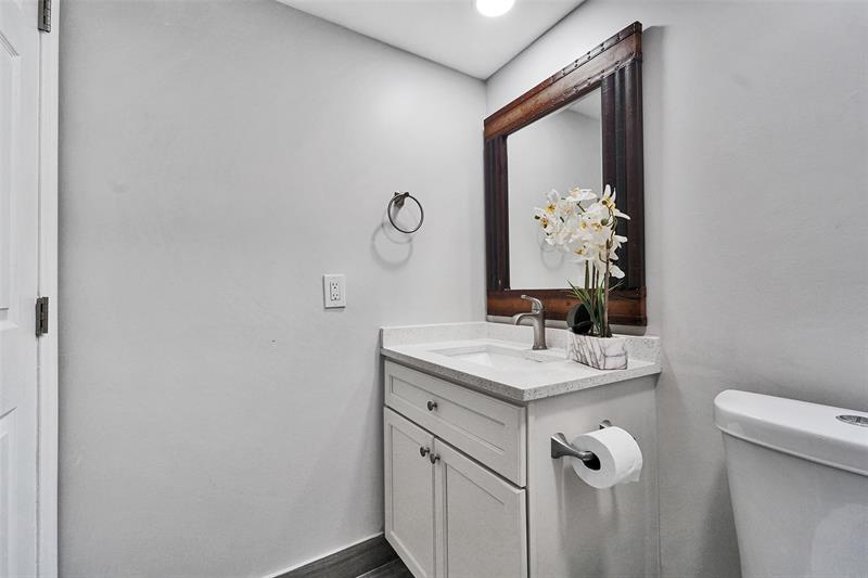 Image 11 of 18 For 2201 41st Avenue  209