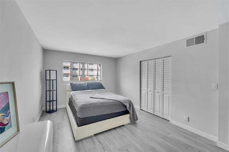 Image 14 of 18 For 2201 41st Avenue  209