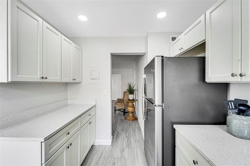 Image 2 of 18 For 2201 41st Avenue  209
