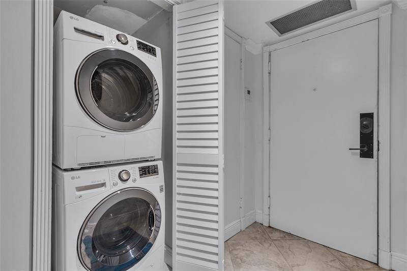Image 10 of 61 For 2900 14th Street Cswy  202