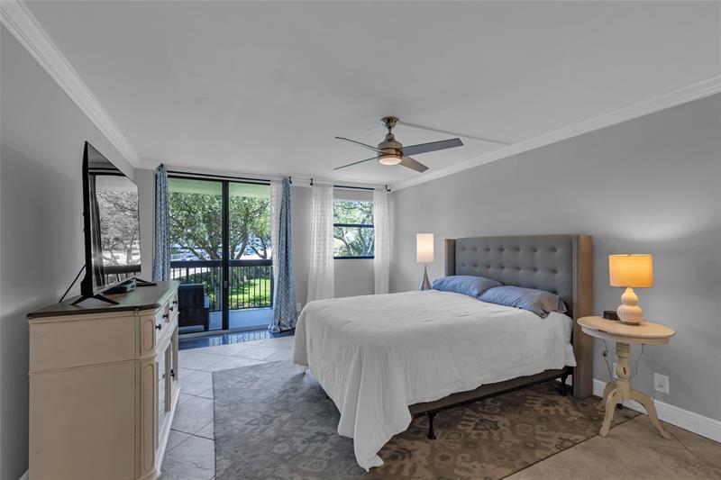 Image 22 of 61 For 2900 14th Street Cswy  202