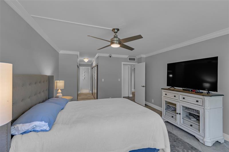 Image 24 of 61 For 2900 14th Street Cswy  202