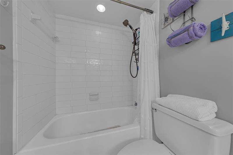 Image 28 of 61 For 2900 14th Street Cswy  202