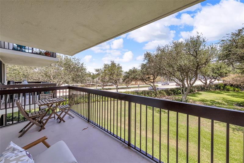 Image 30 of 61 For 2900 14th Street Cswy  202