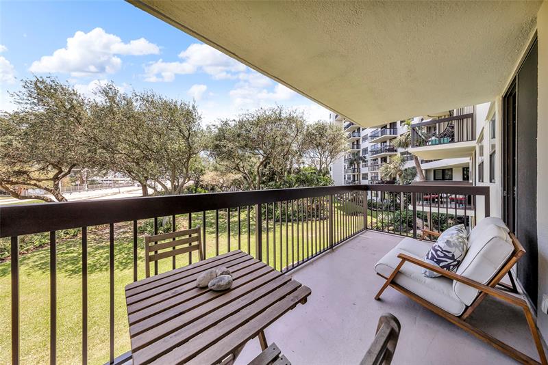 Image 31 of 61 For 2900 14th Street Cswy  202