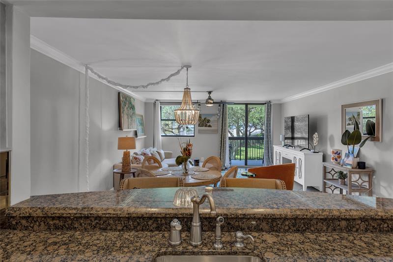 Image 7 of 61 For 2900 14th Street Cswy  202