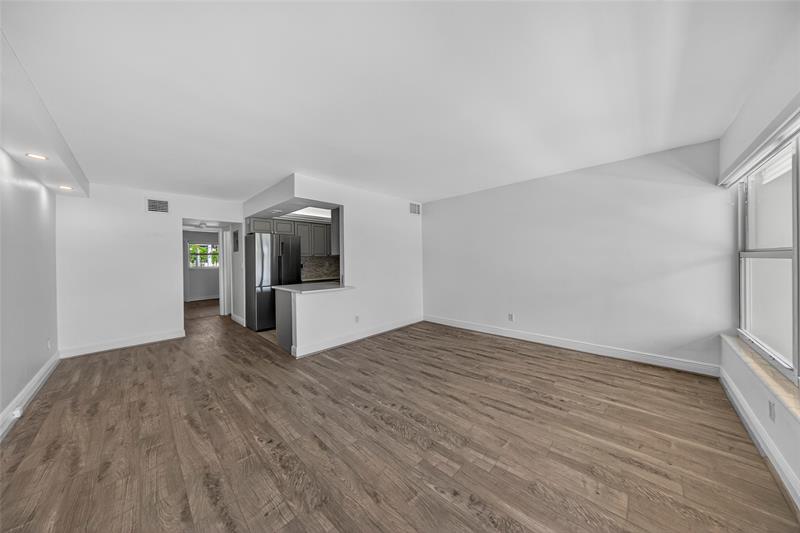 Image 17 of 28 For 4836 23rd Ave  17