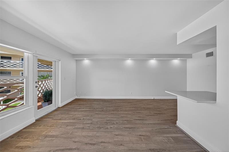 Image 18 of 28 For 4836 23rd Ave  17
