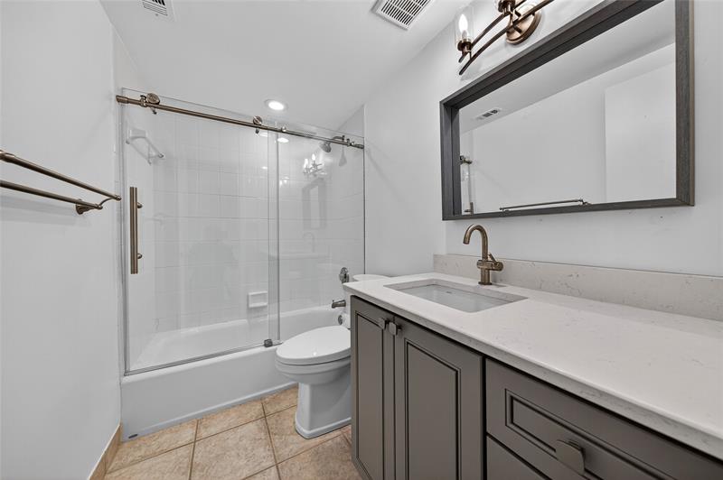 Image 25 of 28 For 4836 23rd Ave  17