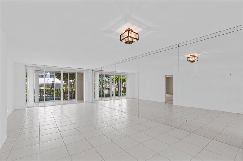 Image 4 of 17 For 3300 Ocean Blvd  123c