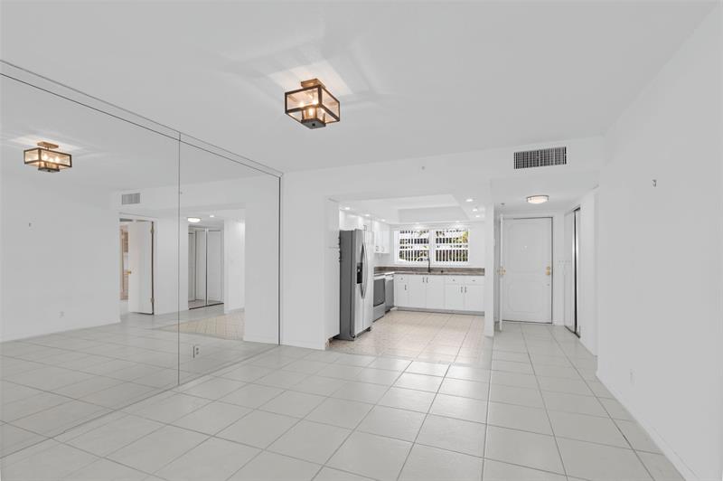 Image 6 of 17 For 3300 Ocean Blvd  123c