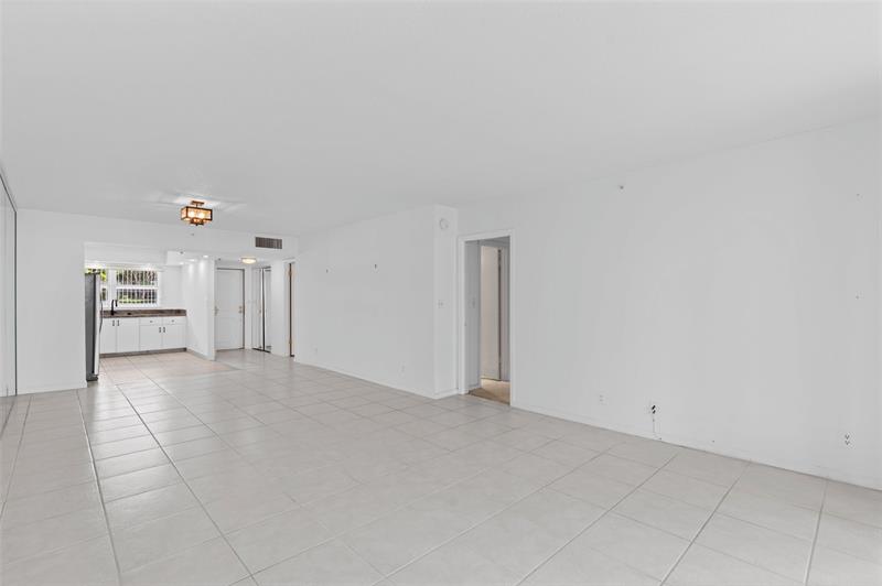 Image 8 of 17 For 3300 Ocean Blvd  123c